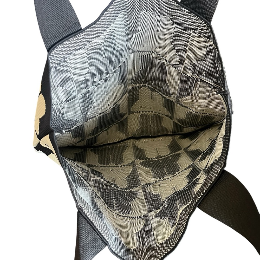 Black and White Graphic Tote Bag - Picture 6 of 7
